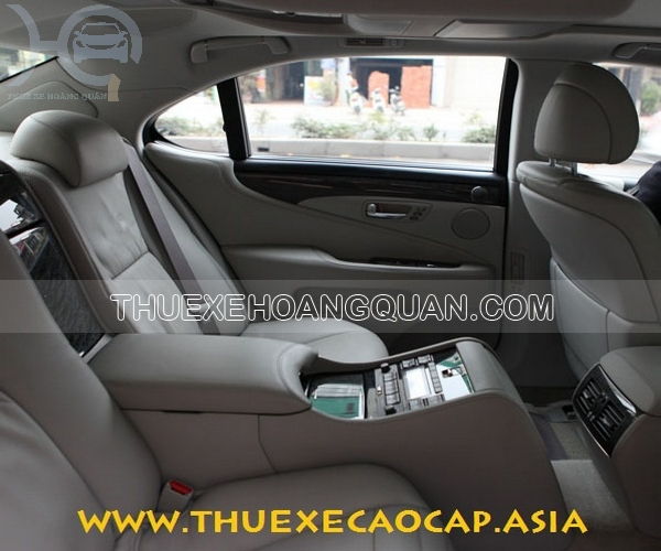 Thue-xe-Lexus-LS460L (4)