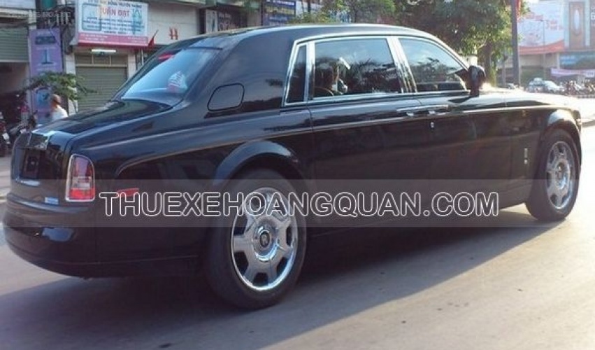 Cho-thue-xe-Rolls-Royce-Phantom-sieu-xe (4)