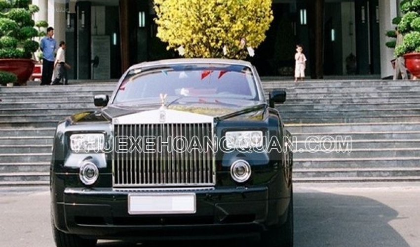 Cho-thue-xe-Rolls-Royce-Phantom-sieu-xe (7)