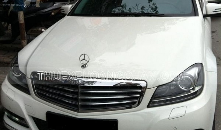Thue-xe-Mercedes-C250 (3)