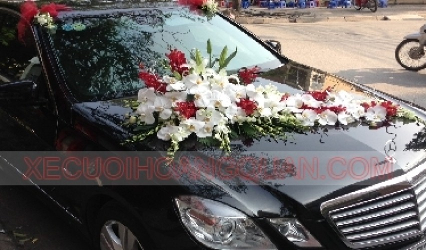 cho-thue-xe-cuoi-mercedes-e300 (7)