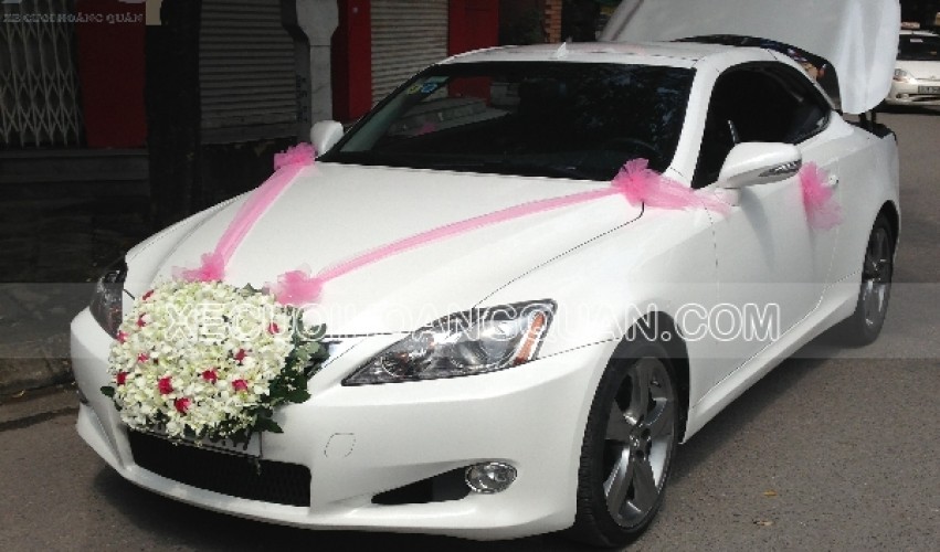 thue-xe-cuoi-Lexus-is250c-mui-tran (9)